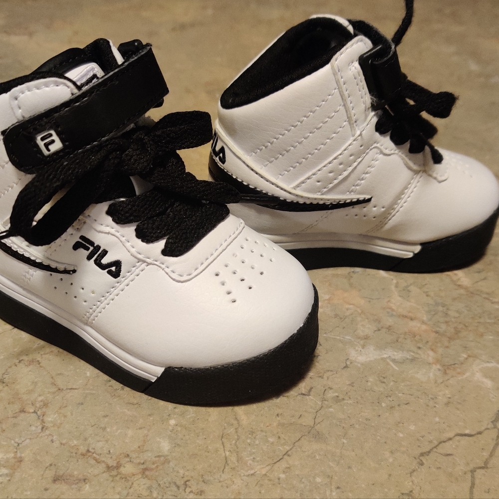 💙3for$15 FILA Toddler High-Top Sneakers -NIB - Picture 2 of 4